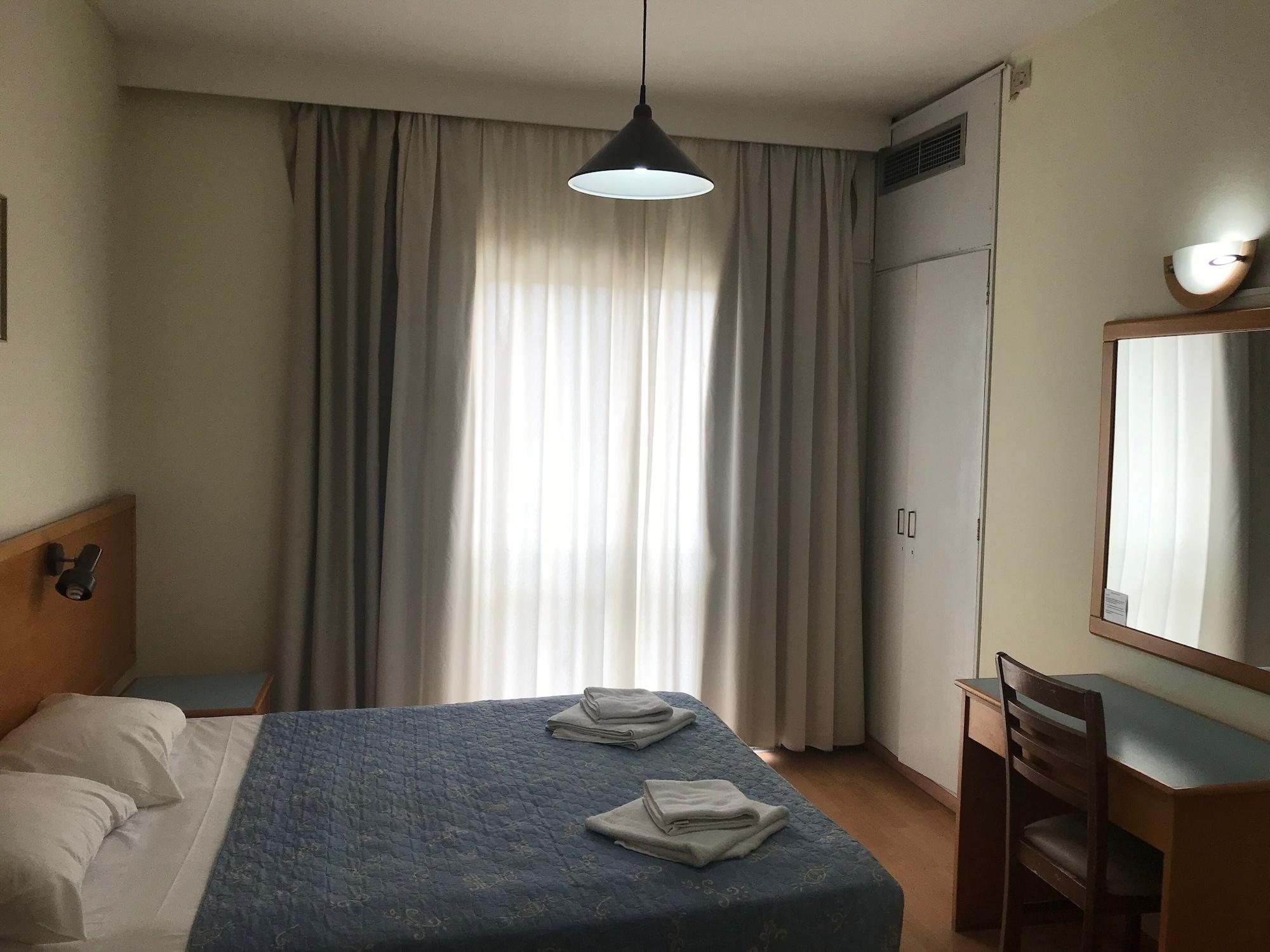 Daphne Hotel Apartments (Adults Only) Paphos Kültér fotó