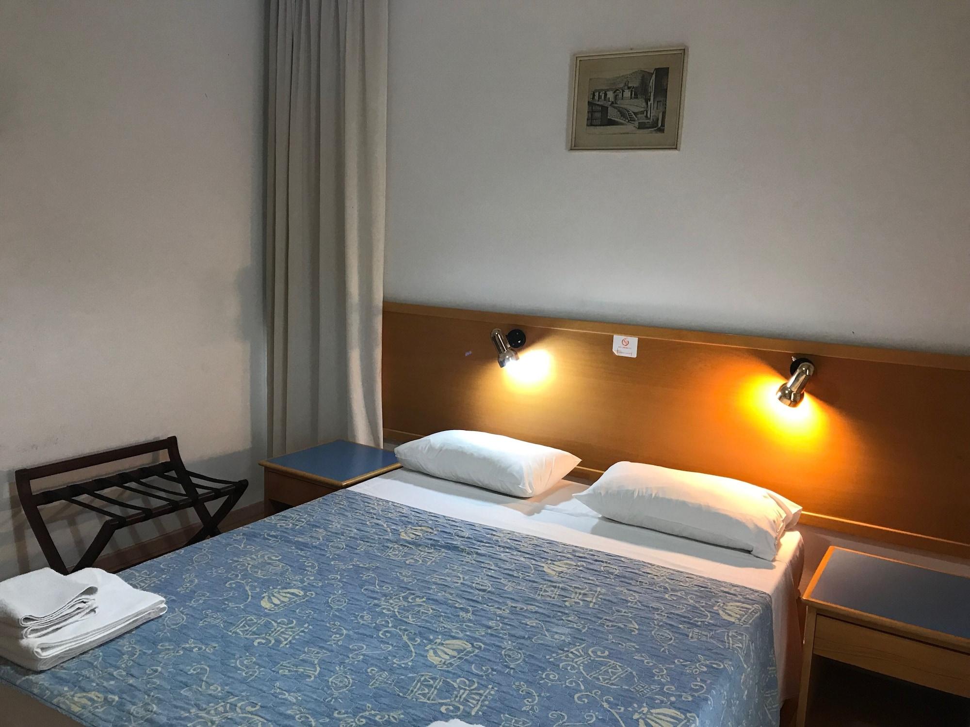 Daphne Hotel Apartments (Adults Only) Paphos Kültér fotó