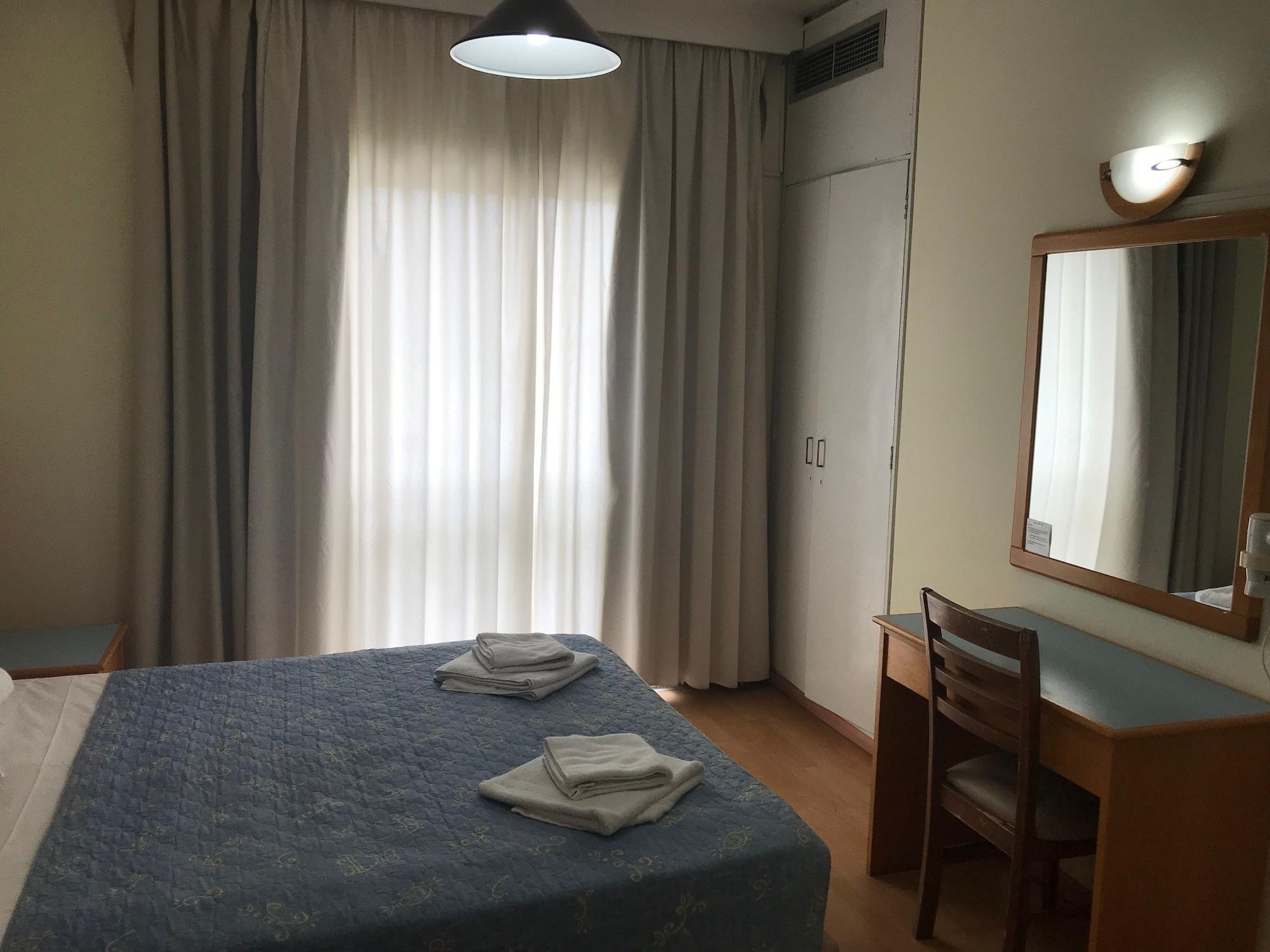 Daphne Hotel Apartments (Adults Only) Paphos Kültér fotó
