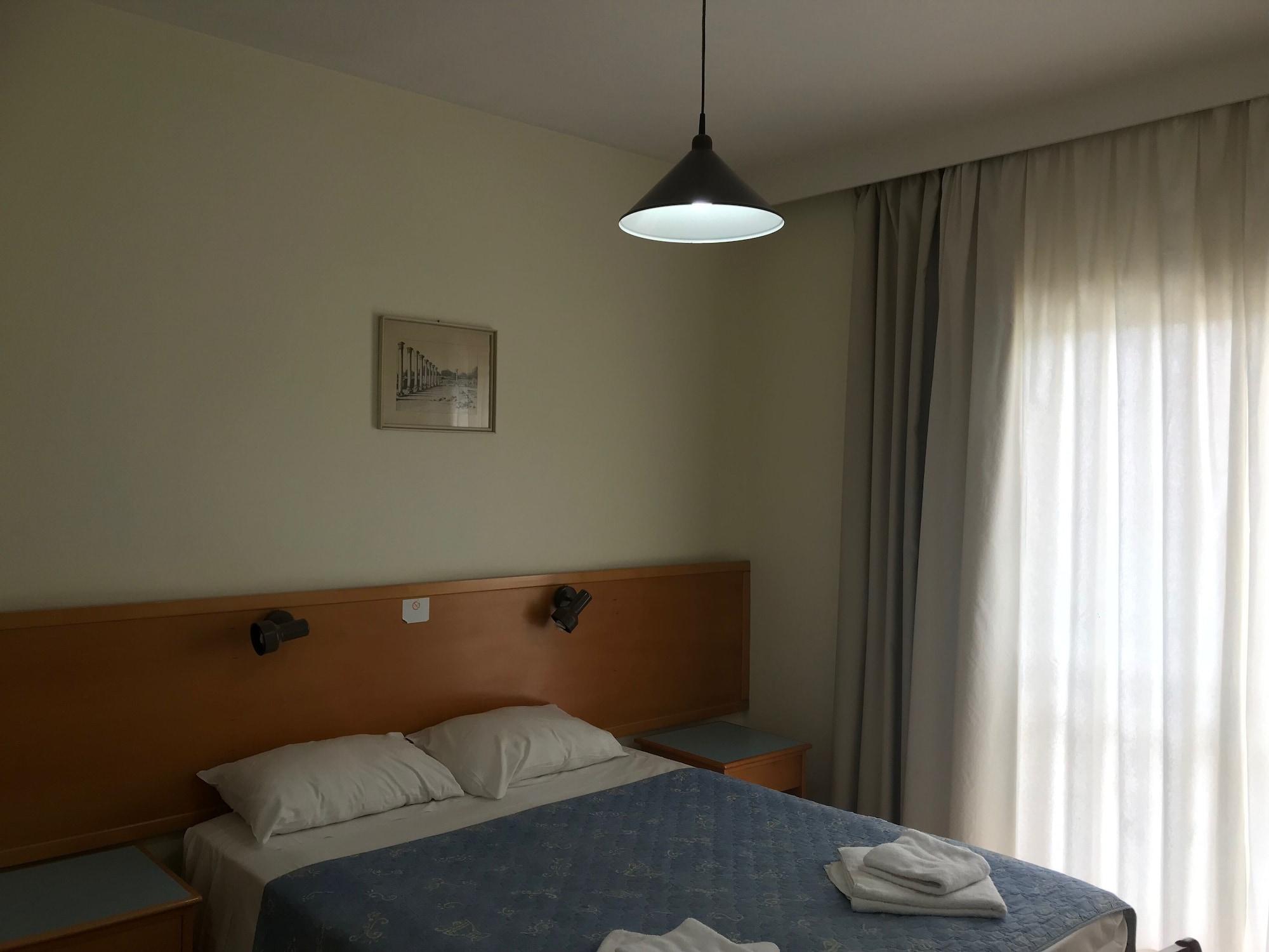 Daphne Hotel Apartments (Adults Only) Paphos Kültér fotó