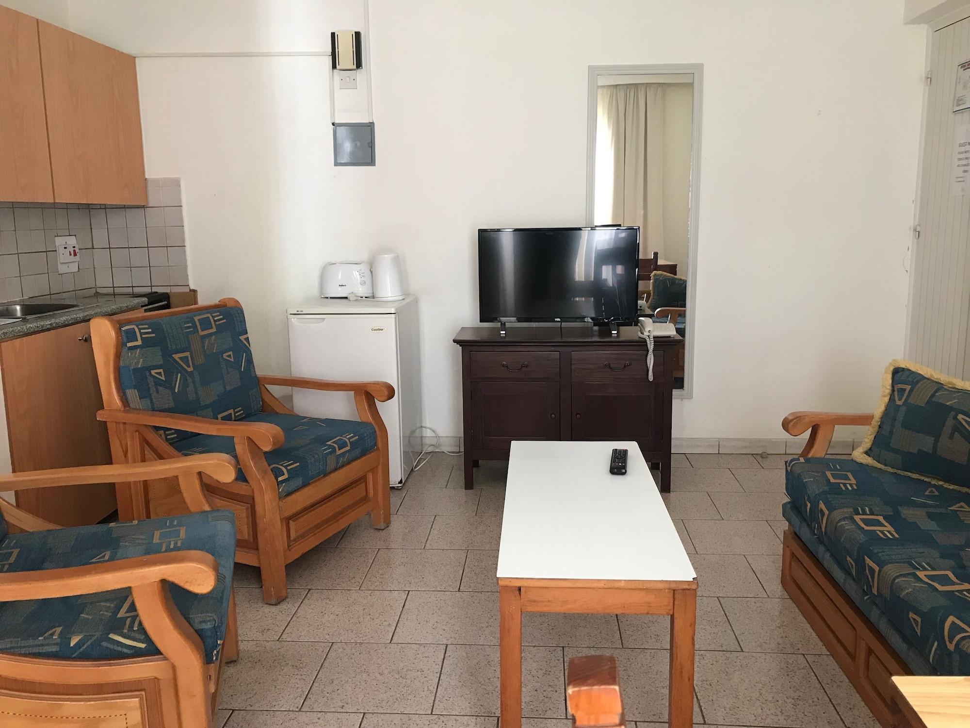 Daphne Hotel Apartments (Adults Only) Paphos Kültér fotó