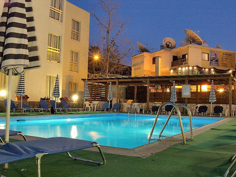 Daphne Hotel Apartments (Adults Only) Paphos Kültér fotó