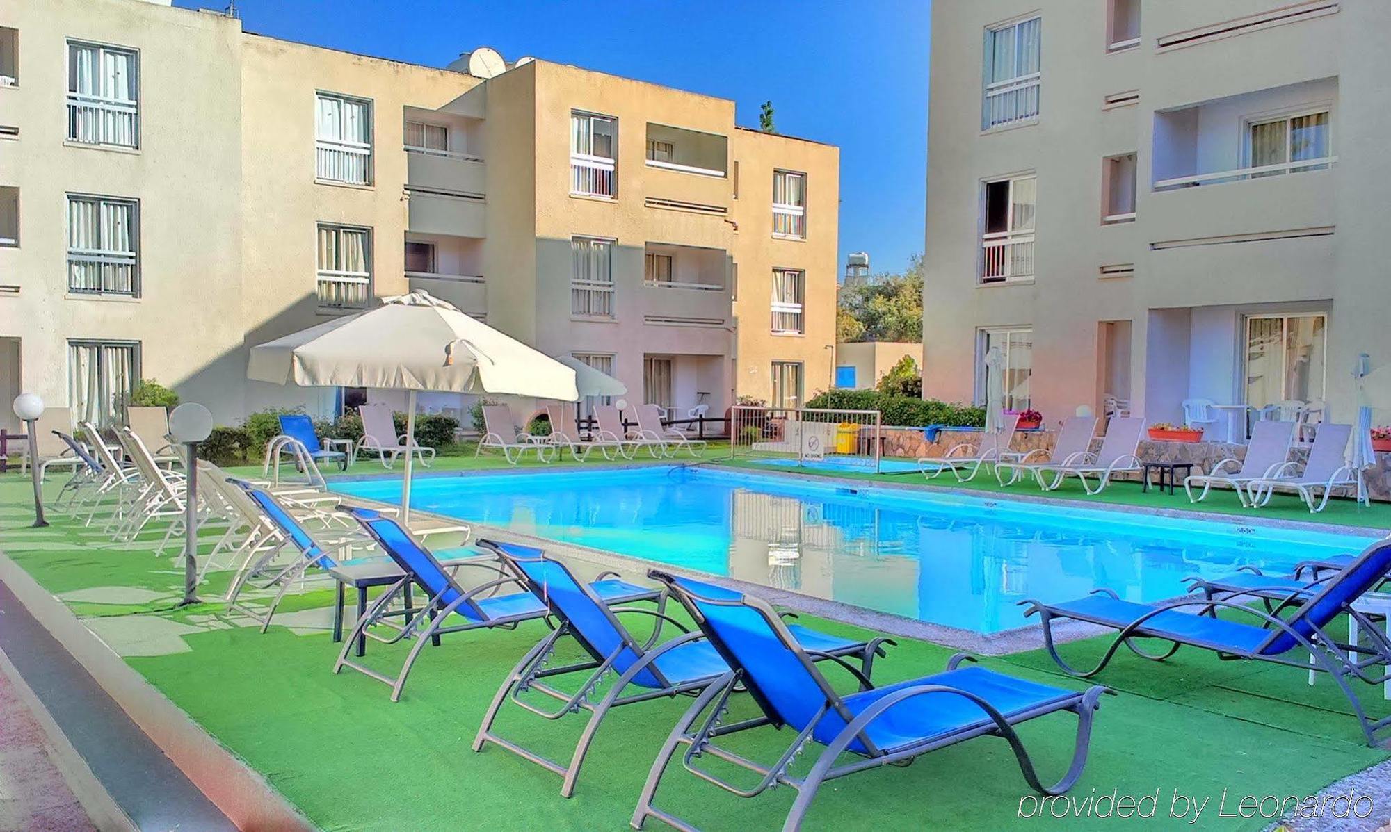 Daphne Hotel Apartments (Adults Only) Paphos Kültér fotó
