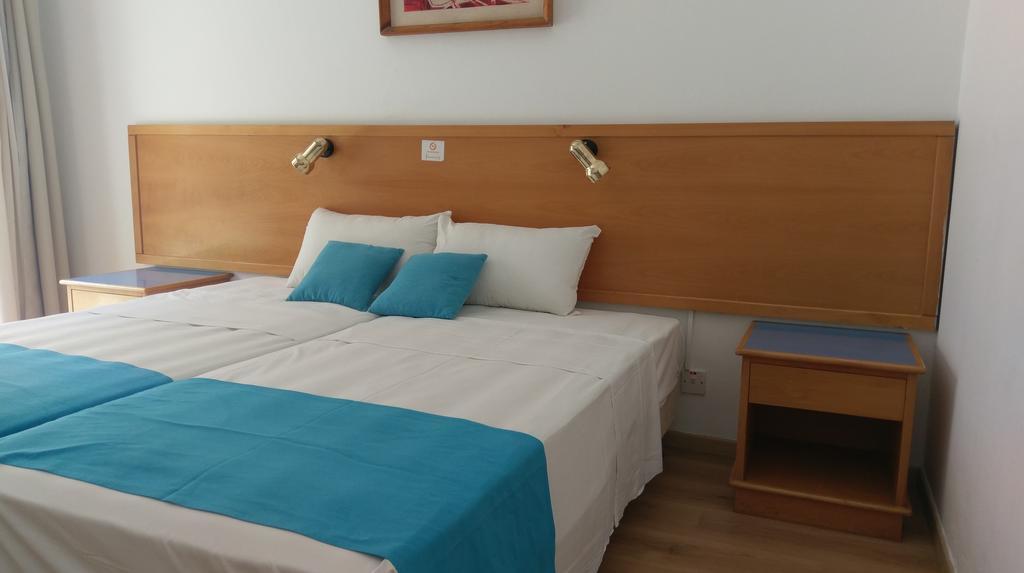 Daphne Hotel Apartments (Adults Only) Paphos Kültér fotó