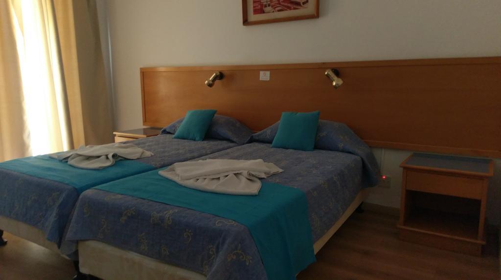 Daphne Hotel Apartments (Adults Only) Paphos Kültér fotó