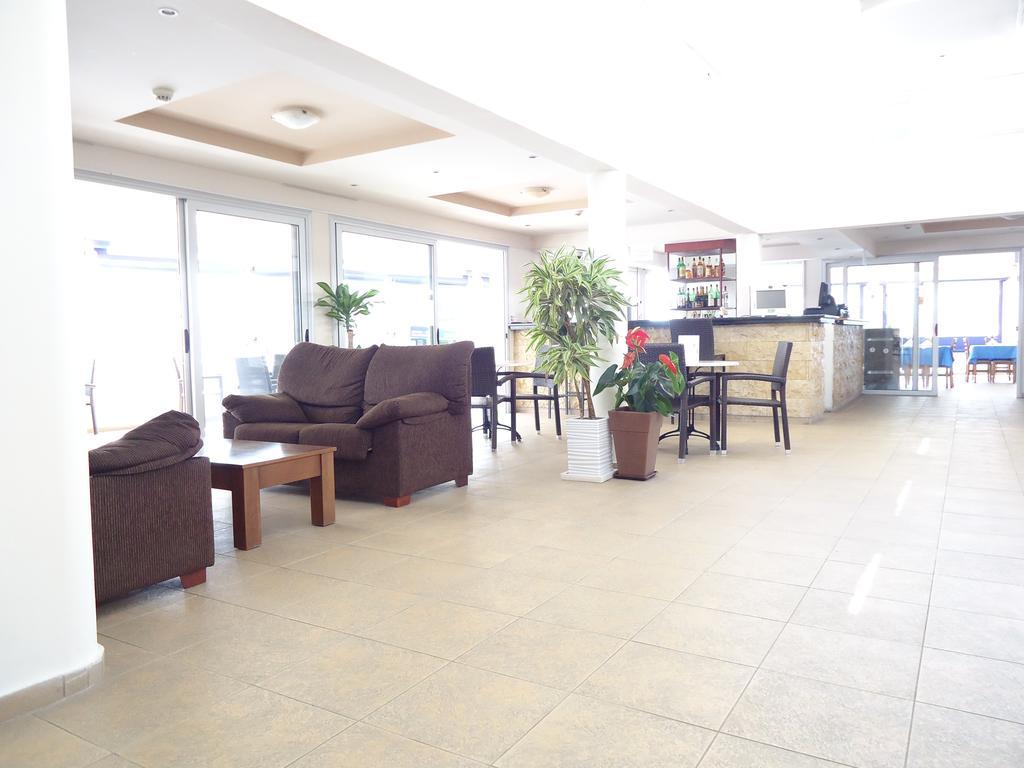 Daphne Hotel Apartments (Adults Only) Paphos Kültér fotó