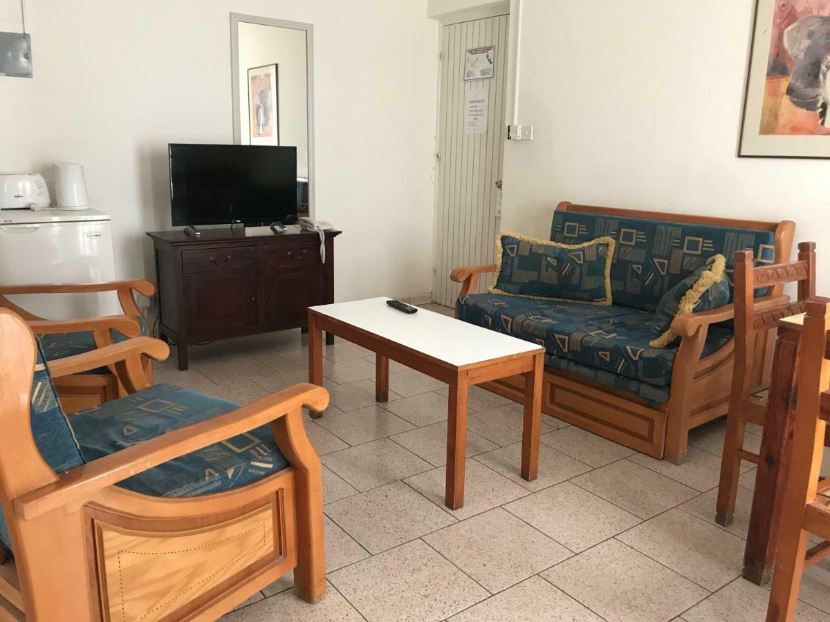 Daphne Hotel Apartments (Adults Only) Paphos Kültér fotó